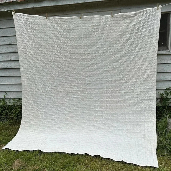 Garnet Hill, bedspread with basket, weave plaid pattern, cream, colored queen - Picture 1 of 9